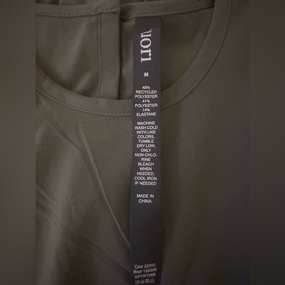 Vuori Olive Green top M - Picture 5 of 6